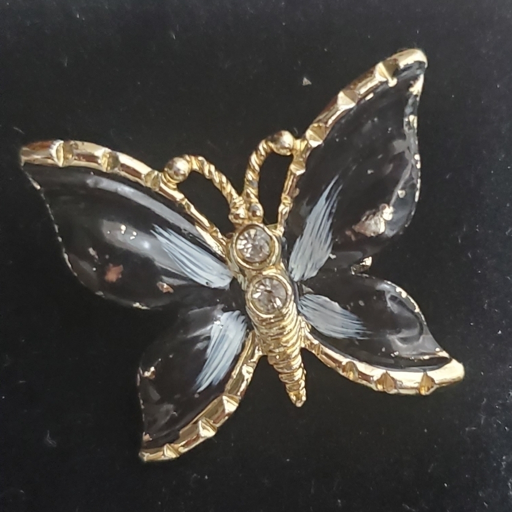 4/20 Vintage Butterfly Brooch Gold Tone Metal Black. 🌴